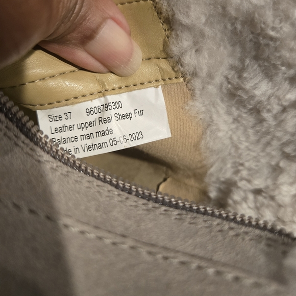 NIB Dansko Women's Suede Fur-Lined Boots - Stone - Picture 6 of 10